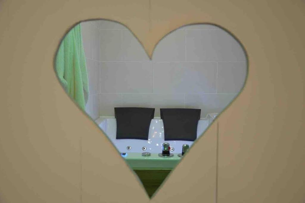 Escale Caux Cooning**** Charme Et Balneo Etretat Apartment ภายนอก รูปภาพ